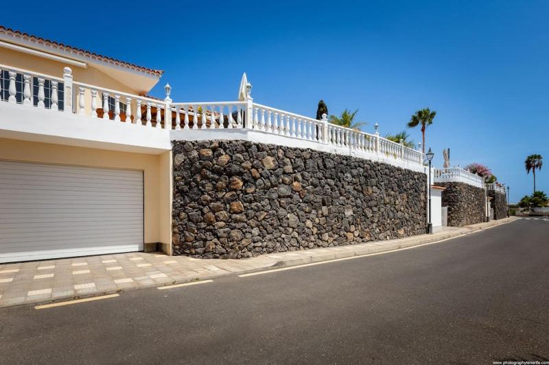 Villa with views and heated pool - image 36