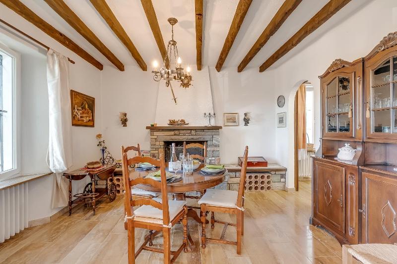 Casa Naima: Family House | Terrace & Peaceful Location - Happy Rentals - image 9