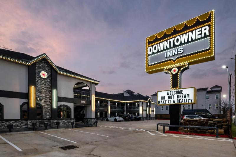 Downtowner Inns - Houston (Hamilton St.) - image 45