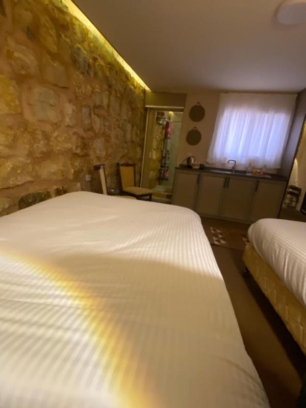 Petra Gateway Guest Room - image 13