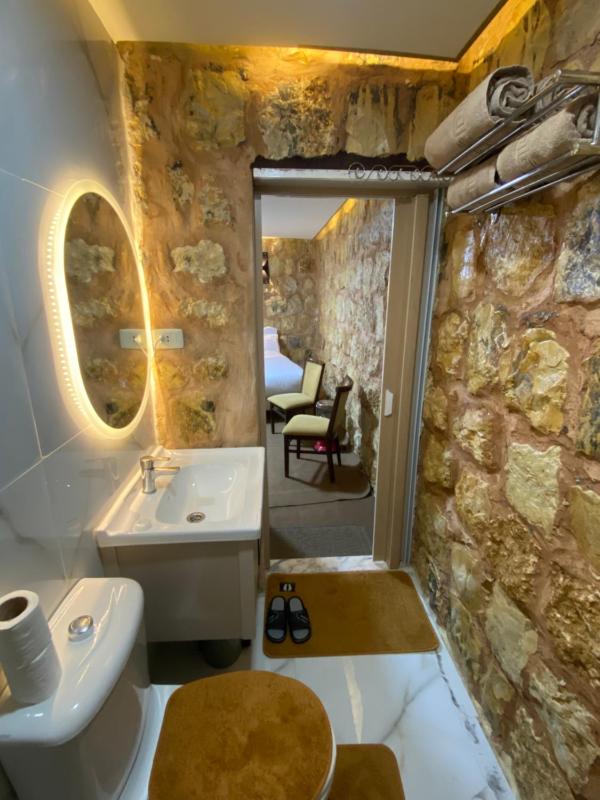 Petra Gateway Guest Room - image 14