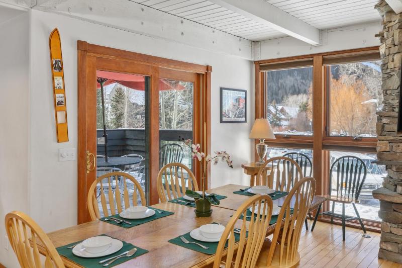 Town Trail Retreat Patio Lift 7 Hot Tubs 3Br 2Ba Sleeps 8 - image 14