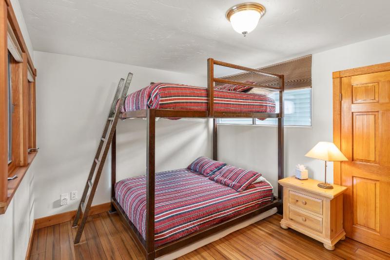 Town Trail Retreat Patio Lift 7 Hot Tubs 3Br 2Ba Sleeps 8 - image 15