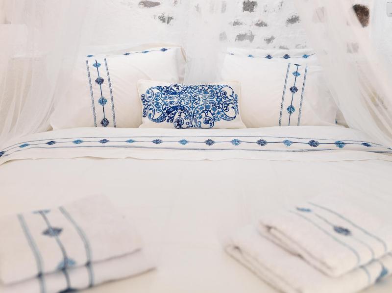 One-Bedroom House-Blue image 2