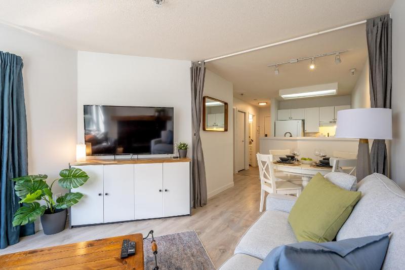 1BR + Sofa Bed | Marketplace Lodge | Village Location | Mountain Views | Parking - image 5