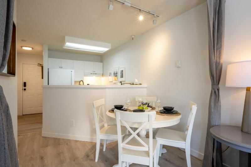 1BR + Sofa Bed | Marketplace Lodge | Village Location | Mountain Views | Parking - image 16