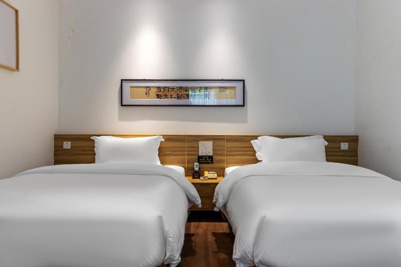 Floating Peaks Retreat-English Services-Near the Zhangjiajie National Forest Perk - image 23