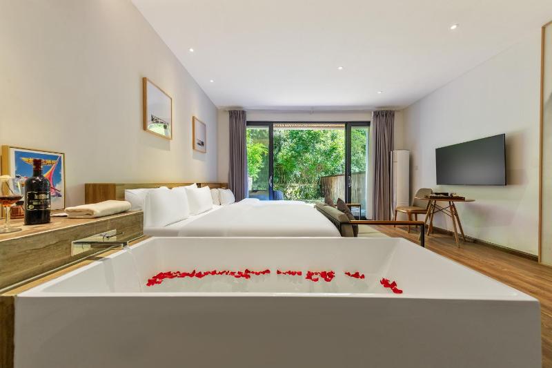 Floating Peaks Retreat-English Services-Near the Zhangjiajie National Forest Perk - image 12