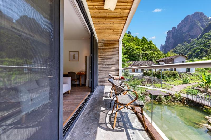 Floating Peaks Retreat-English Services-Near the Zhangjiajie National Forest Perk - image 32