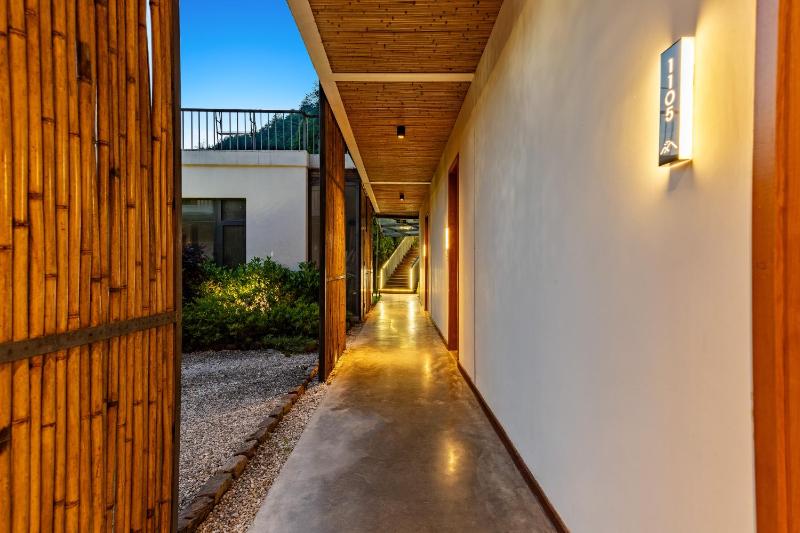 Floating Peaks Retreat-English Services-Near the Zhangjiajie National Forest Perk - image 39