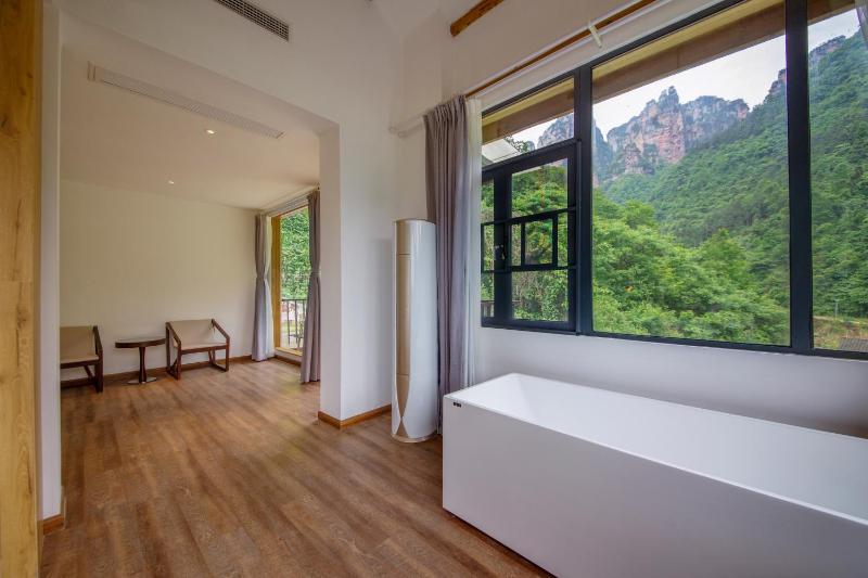Floating Peaks Retreat-English Services-Near the Zhangjiajie National Forest Perk - image 25