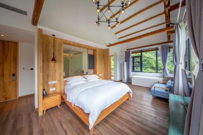 Floating Peaks Retreat-English Services-Near the Zhangjiajie National Forest Perk - image 41
