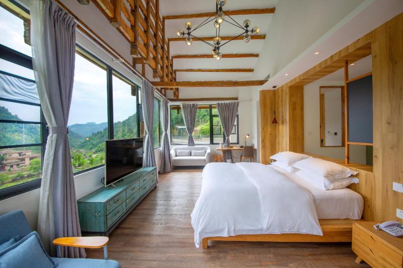 Floating Peaks Retreat-English Services-Near the Zhangjiajie National Forest Perk - image 21