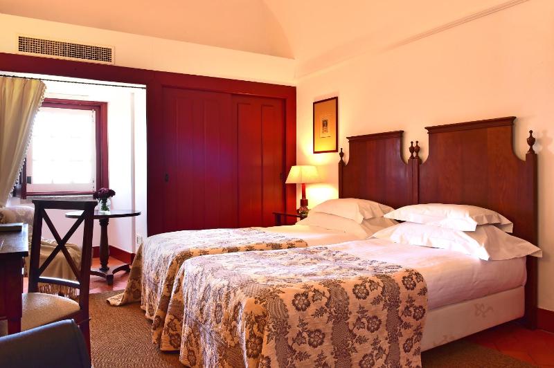 Classic Double or Twin Room image 1