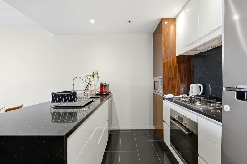 Manhattan CBD Stay Resort-Style Prime Location - image 2