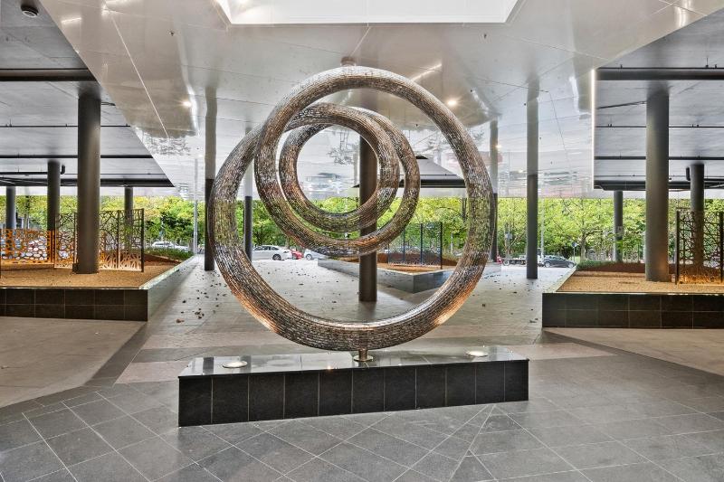 Manhattan CBD Stay Resort-Style Prime Location - image 4