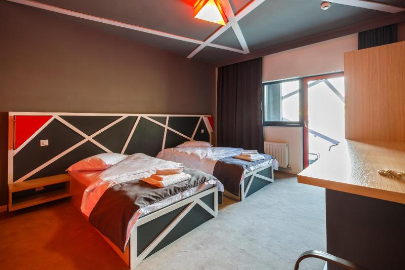 Deluxe Twin Room image 2