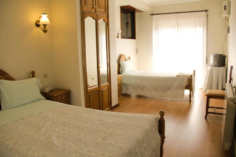 Twin Room image 1