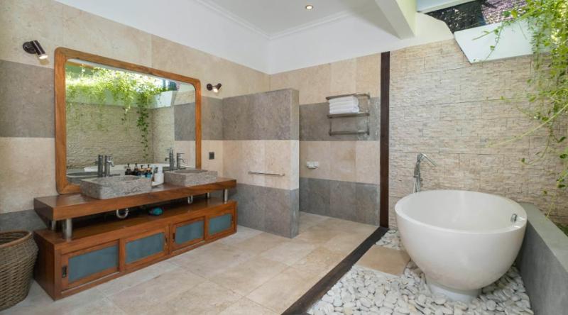 3 Bedroom Private Pool Villa in Central Seminyak - image 8