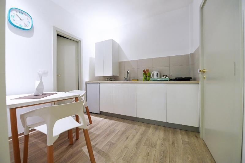 One-Bedroom Apartment image 2