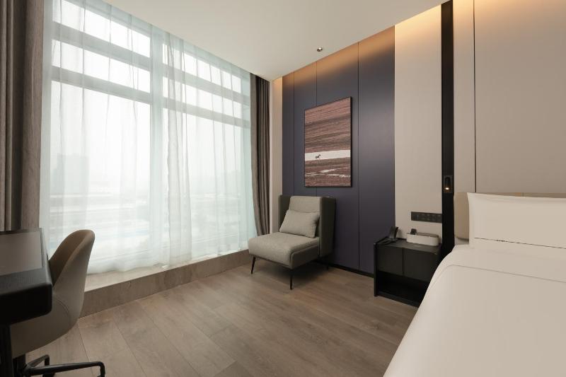 Atour Hotel Tonghui North Road Qianjiang Century City - image 5