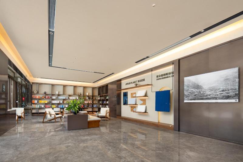 Atour Hotel Tonghui North Road Qianjiang Century City - image 3