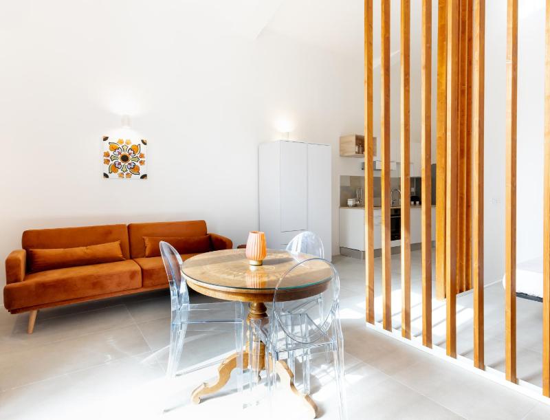 Pindaro House by Ortigia Apartments - image 1