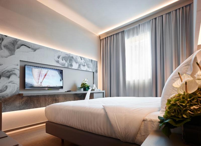 Standard Double or Twin Room image 1