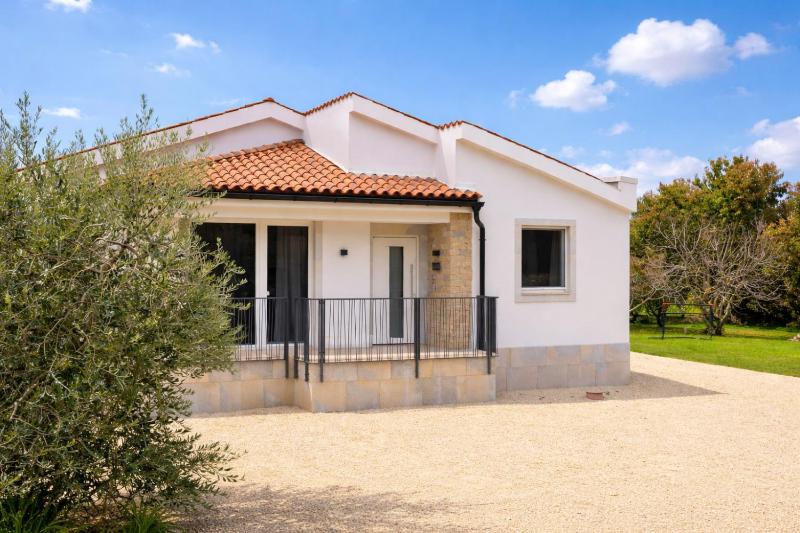 Lavanda Harmony Apartment - image 15