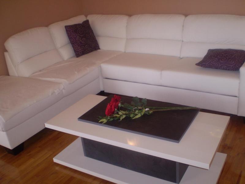 Deluxe Two-Bedroom Apartment with Balcony image 3