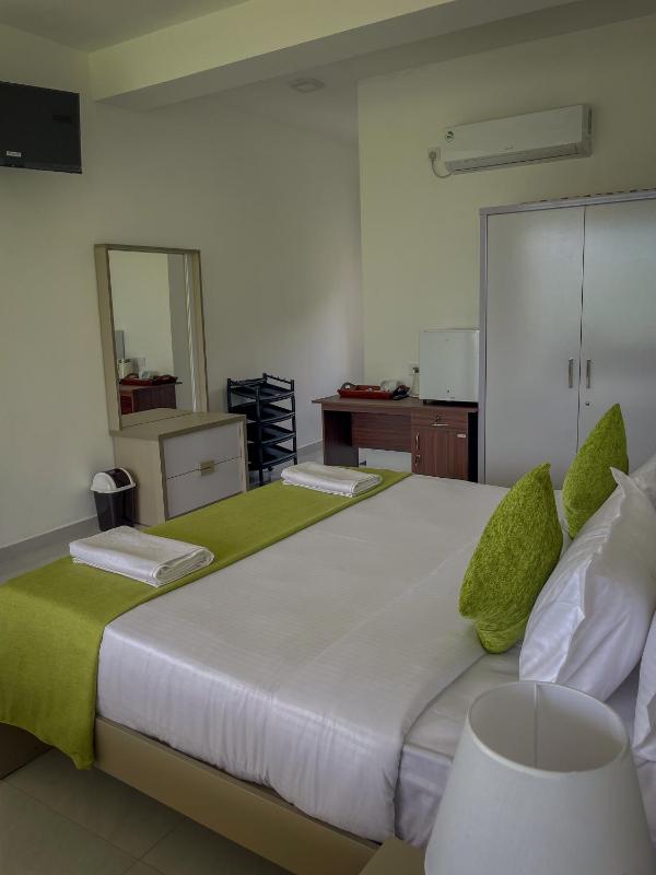 MAYURA Ella 360 - image 18
