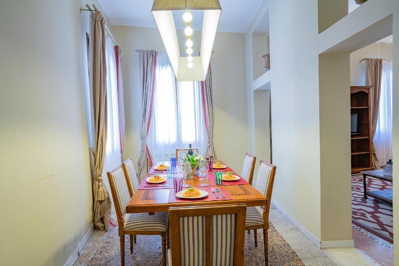 Canaletto Apartment with Canal View in Dorsoduro - image 12
