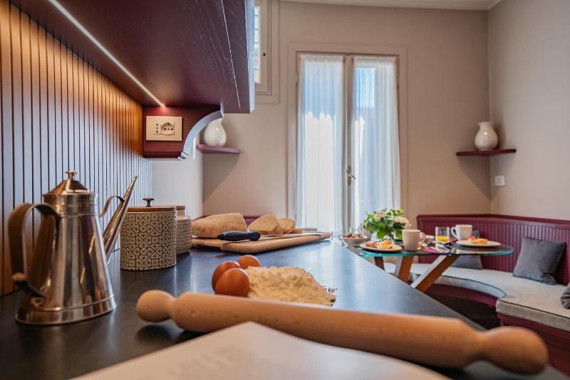 Canaletto Apartment with Canal View in Dorsoduro - image 15