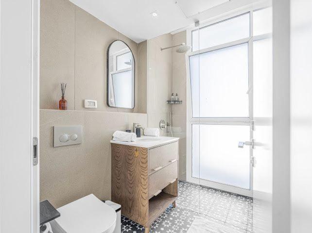 Redsearent suite with pool view 16 - image 11