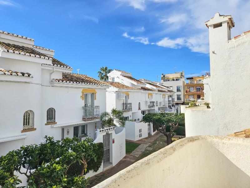 3 Bed Townhouse with roof terrace 100m to beach - image 9