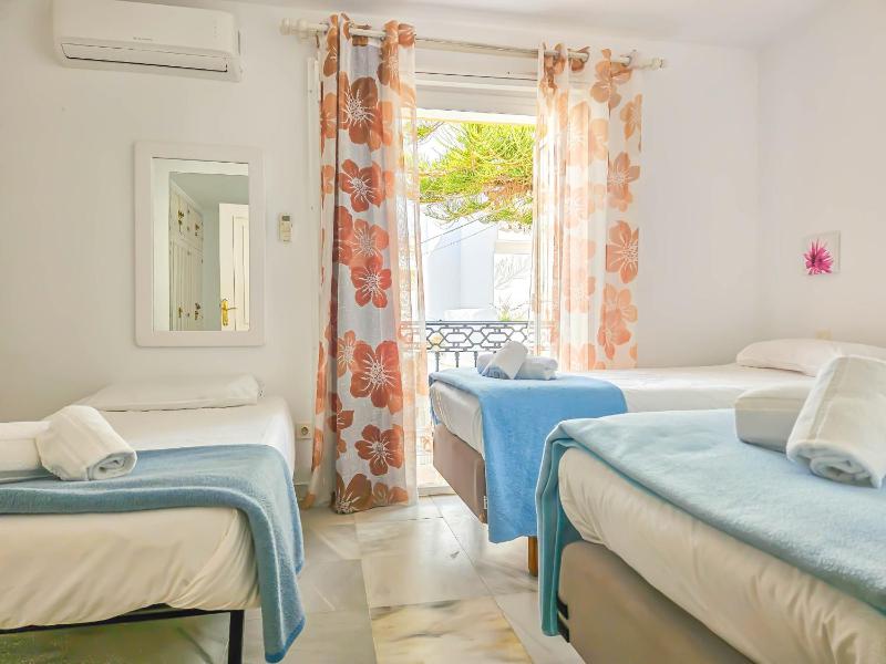 3 Bed Townhouse with roof terrace 100m to beach - image 23