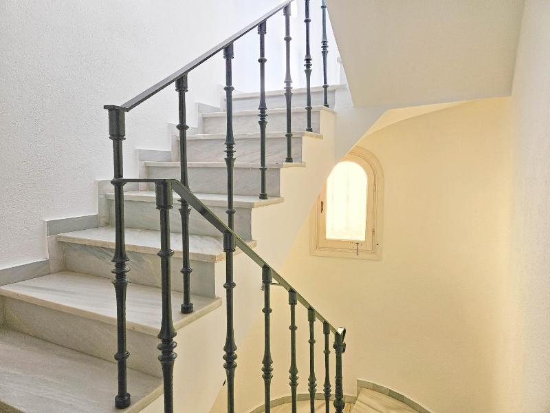 3 Bed Townhouse with roof terrace 100m to beach - image 30