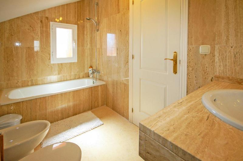 Stylish Duplex Penthouse Los Lagos de Santa Maria - image 7