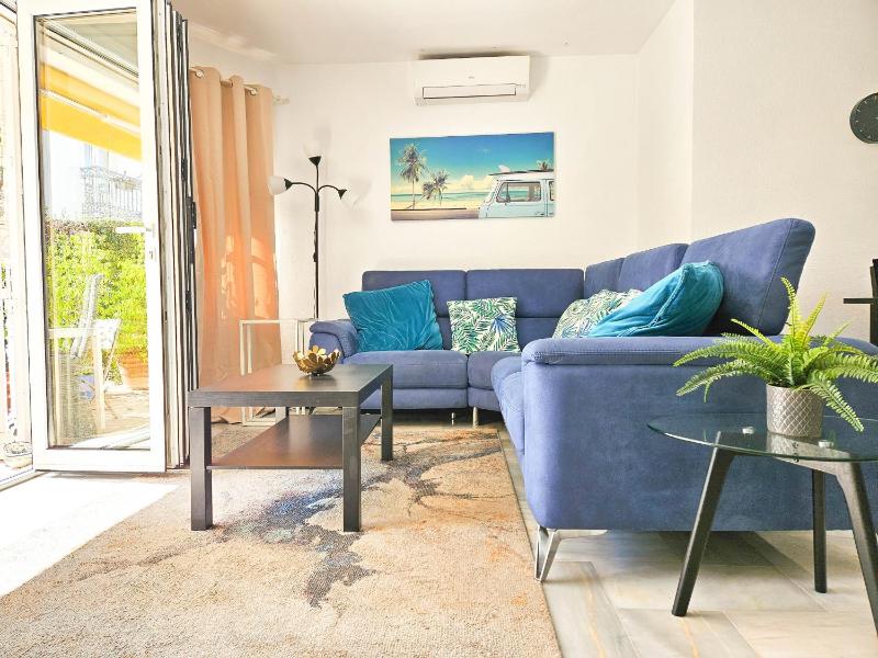 3 Bed Townhouse roof terrace 100m to the beach - image 28