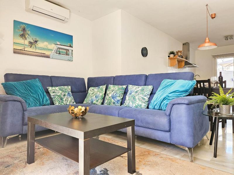 3 Bed Townhouse roof terrace 100m to the beach - image 16