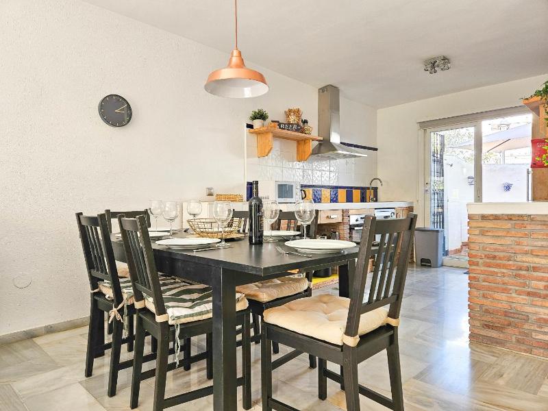3 Bed Townhouse roof terrace 100m to the beach - image 46