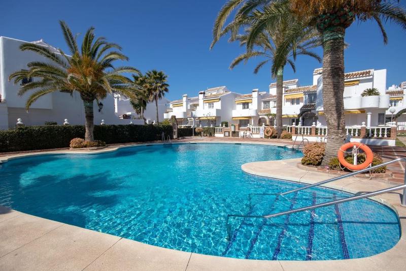 3 Bed Townhouse roof terrace 100m to the beach - image 26