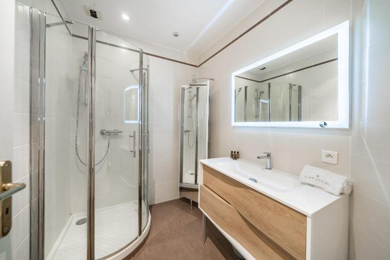 Cozystay 1802 One bedroom in the Heart of Cannes - image 2