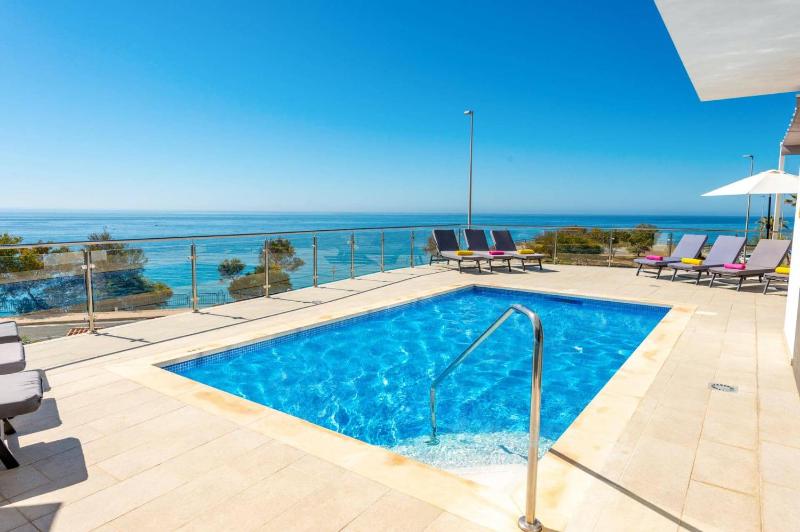 Villa Ladera Vista by Villa Plus - image 1