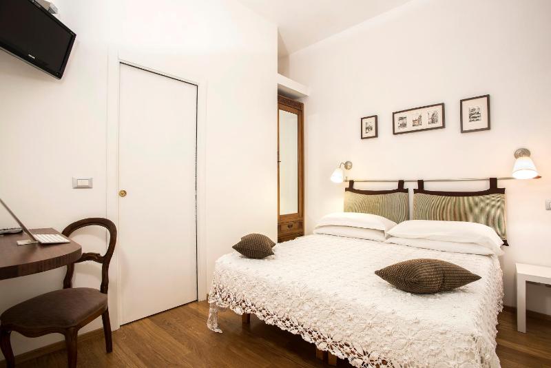Double or Twin Room image 3