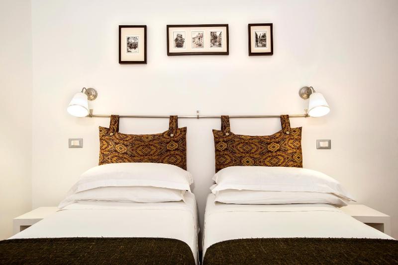 Double or Twin Room image 4