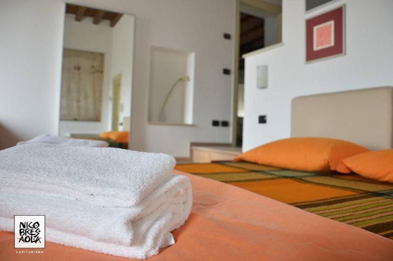 Double Room with Extra Bed image 4