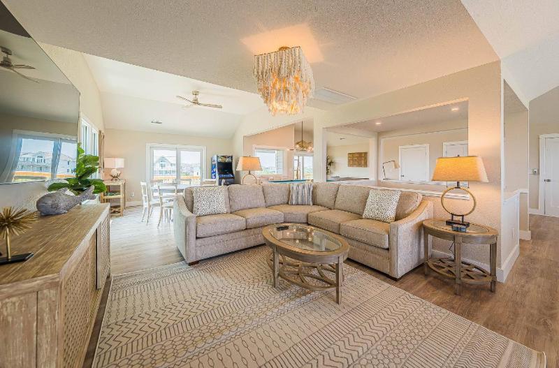 NautiBuoy - Village at Nags Head Luxury Oceanfront Elevator Pool Hot Tub Pets OK - image 2