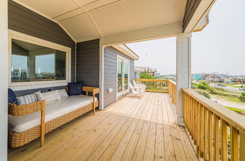 NautiBuoy - Village at Nags Head Luxury Oceanfront Elevator Pool Hot Tub Pets OK - image 6