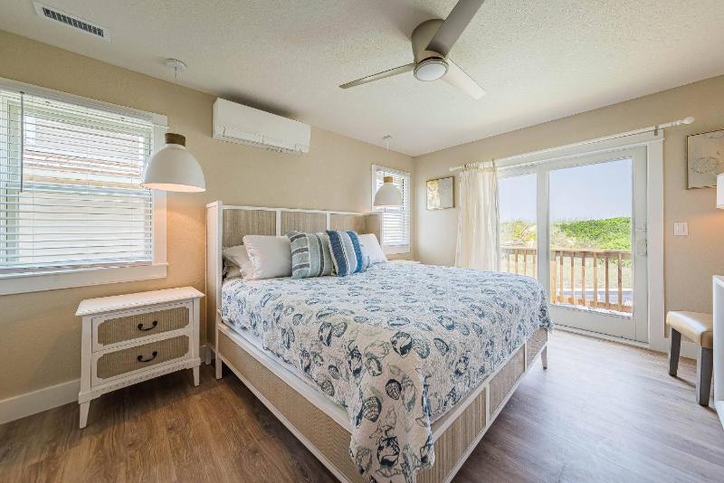 NautiBuoy - Village at Nags Head Luxury Oceanfront Elevator Pool Hot Tub Pets OK - image 4